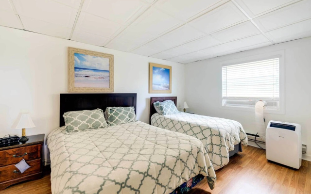 'hannah's Place' - Quaint & Cozy Apt by the Beach!