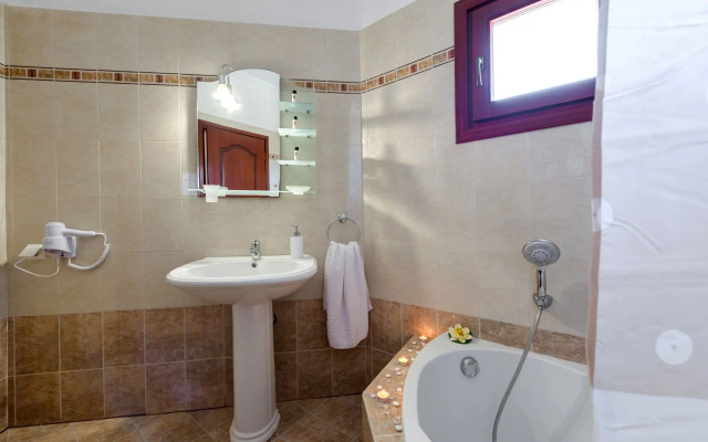 Akrotiri Apartments