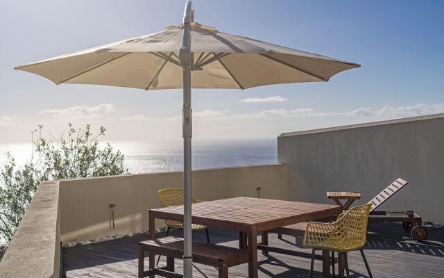 Barbecue and Sunbathing and sea View, Casa Skyline