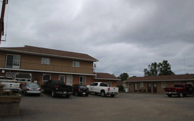Lakehead Motel
