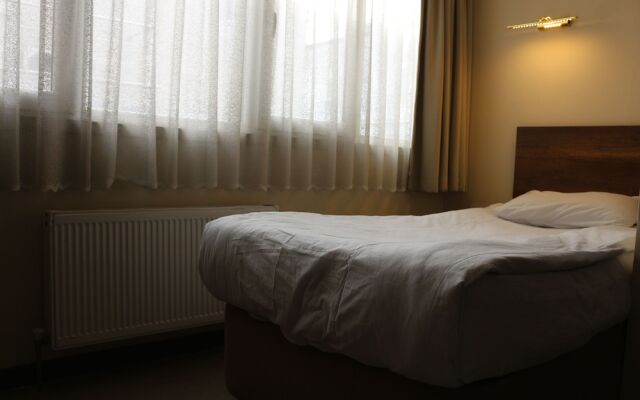 Center Room Hotel