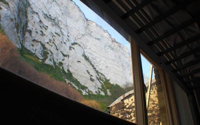 Dover Adventure Backpackers