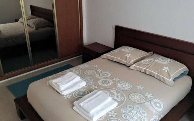 Moradia Perto da Praia da Arrifana, by Izibookings