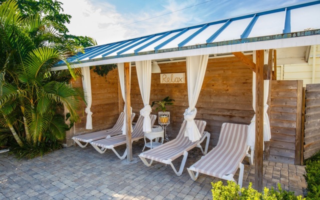 Naples Garden Inn