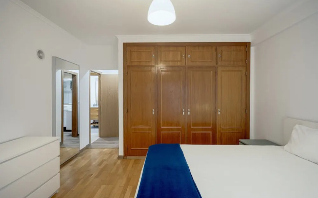 Carcavelos Modern Apartment by Homing