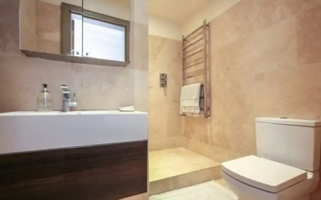 Eson2 - The Notting Hill Dawson Nest