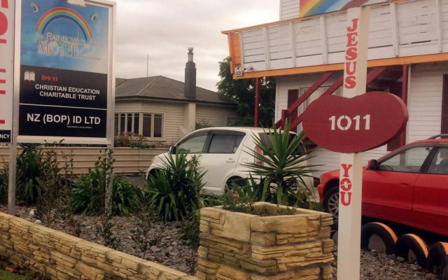 Rainbow Motel