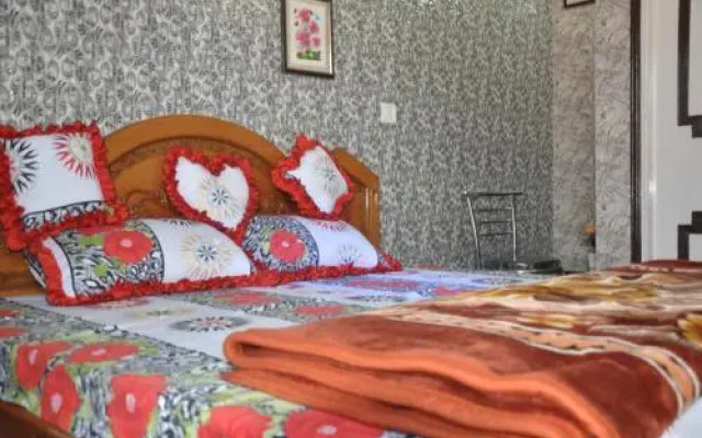 Pari Guest House