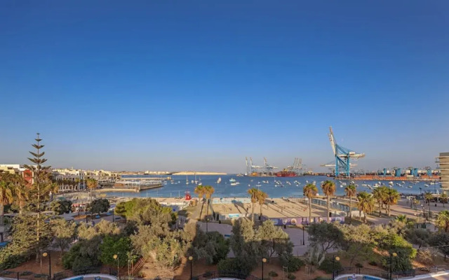 Luxurious Duplex Seafront Apt With Amazing Views