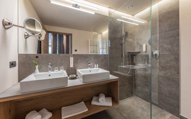 Maraias Luxury Suites & Apartments