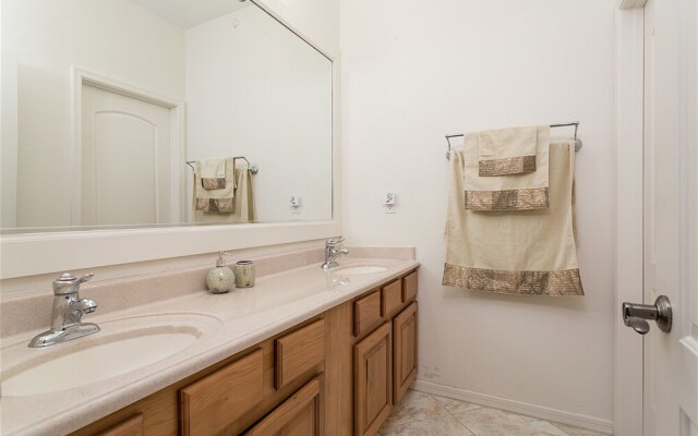 Pinnacle Vista 5 BR by Casago