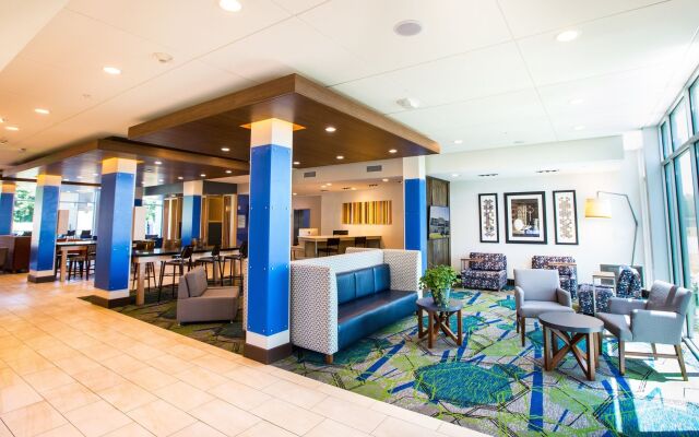 Holiday Inn Express & Suites Greenwood Mall by IHG