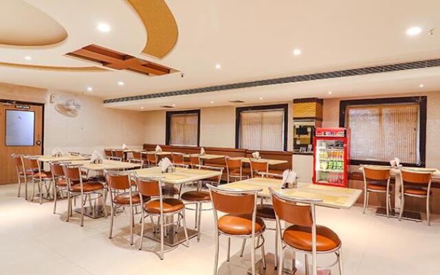 Fabhotel Nera Regency