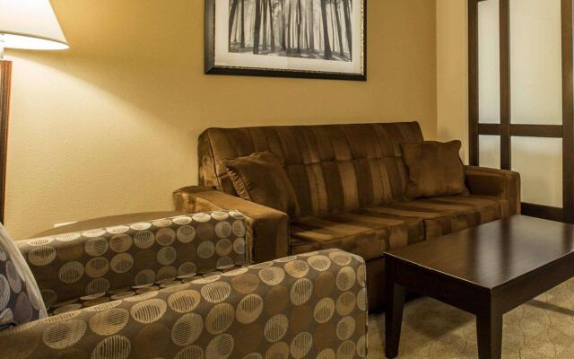 Comfort Suites Lake Norman - Huntersville