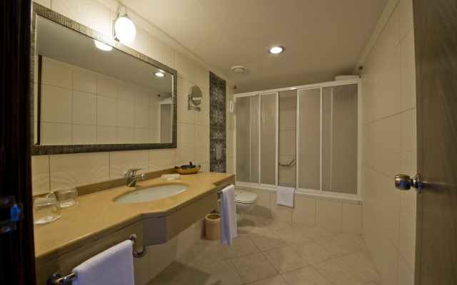 Aydinbey King's Palace & Spa -Ultra All Inclusive