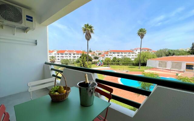 Albufeira Twins 1 With Pool by Homing