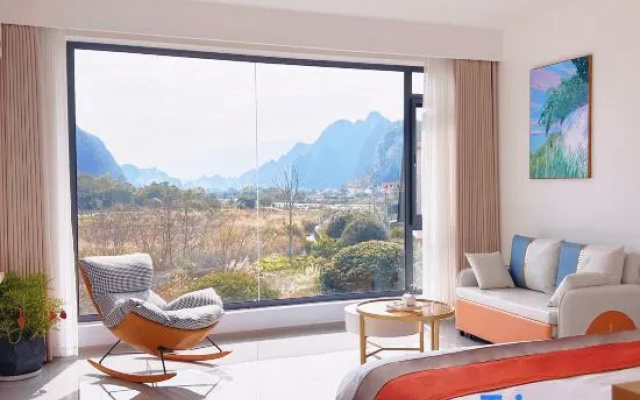 A hotel by the YULONG River – Guest Rooms – Guilin