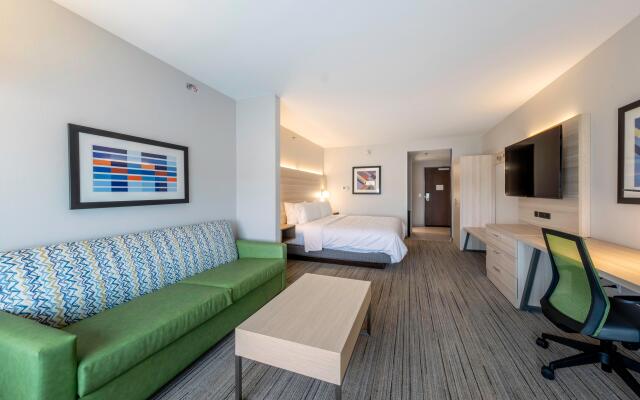 Holiday Inn Express And Suites Staunton, an IHG Hotel