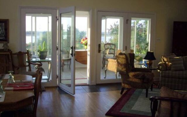 Bed and Breakfast at Mallard Bay