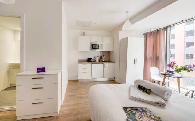 Central Liverpool Studio For 2 Guests!