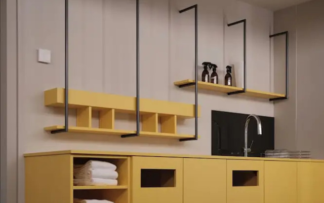 The Zipper Hotel & Apartments