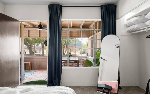 Mid-century Modern Oasis w Calm Backyard Escape