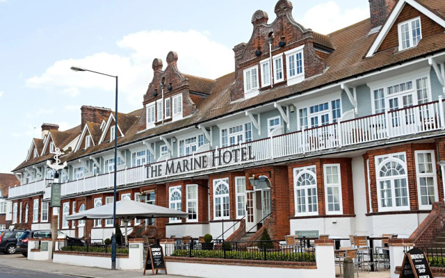 Marine Hotel