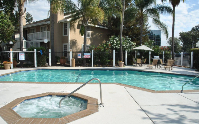 Chase Suite Hotel Newark-Fremont