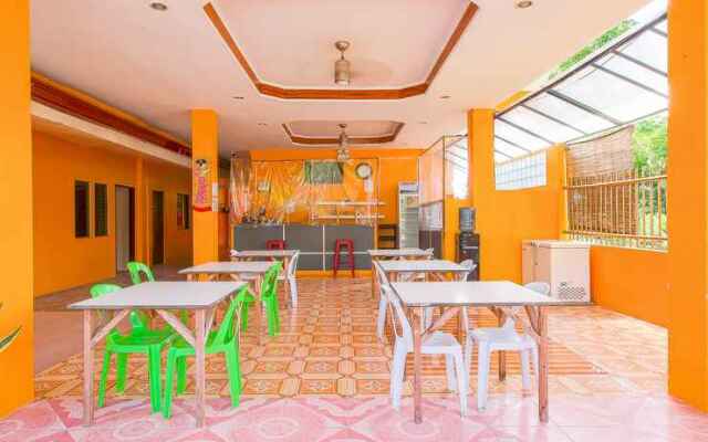 J5 Guest House & Restobar