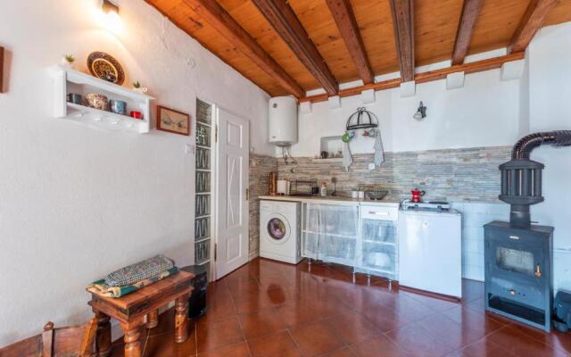 Charming Bohemian house in Perast
