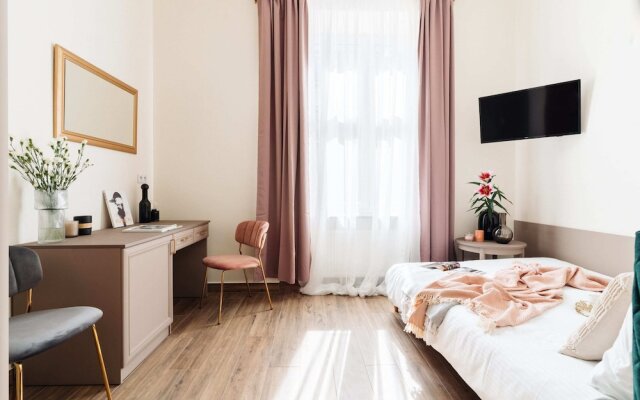 Sapphire Studios by Loft Affair