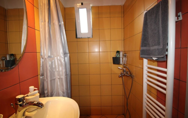 Pikinas Studios near ATH airport