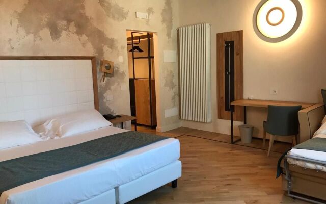 Ca' Uberti Palace Hotel , Mantegna Hotels