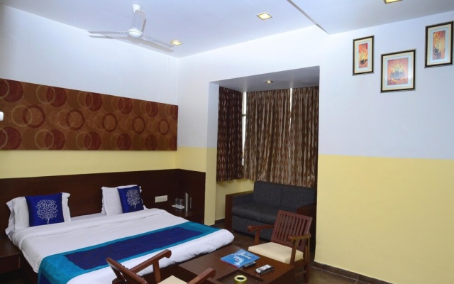 OYO 1030 Hotel Palm View Residency – Guest Rooms – Vadodara