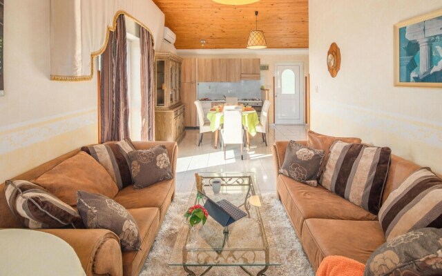 Amazing Apartment in Ravni With Wifi and 1 Bedrooms