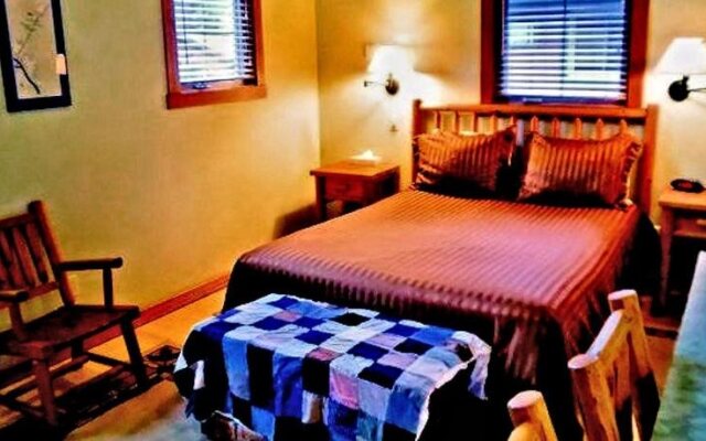 Creekside Inn & Resort
