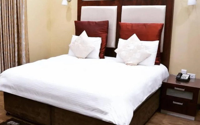 McDonalds Boutique Hotel