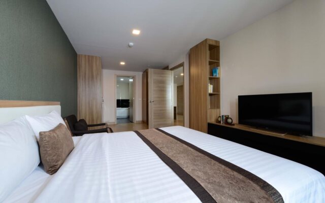 Ten Ekamai Suites Serviced Apartment