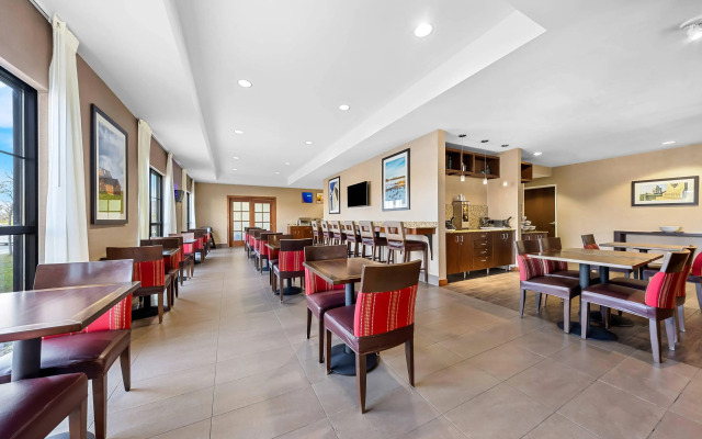 Comfort Inn & Suites West - Medical Center