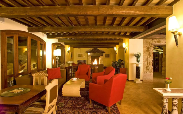 Sovana Hotel & Resort