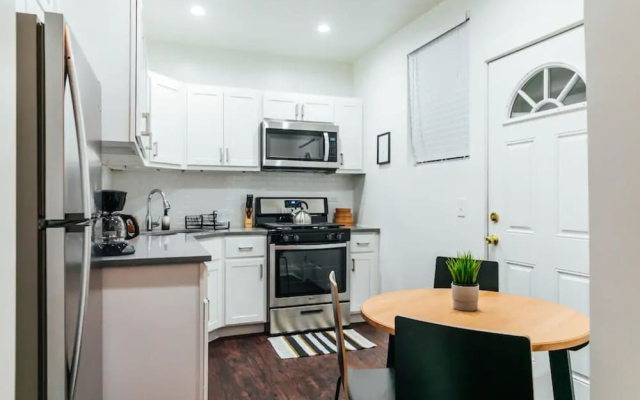Best Deal 2BR Apt in Lakeview