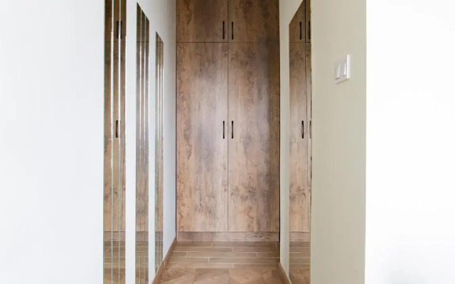 1bdr flat close to the center