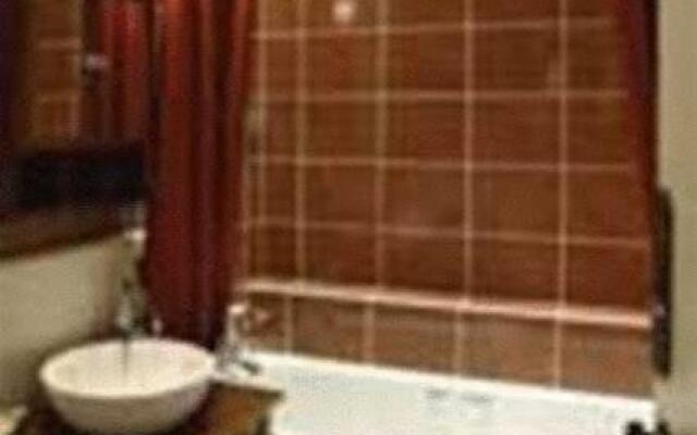 Ravenwood Hall Hotel