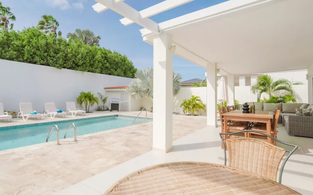 Paradise Aruba - 4 Bedroom Private Pool