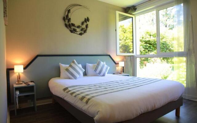 Logis Latitude Ouest Hotel Restaurant & Spa