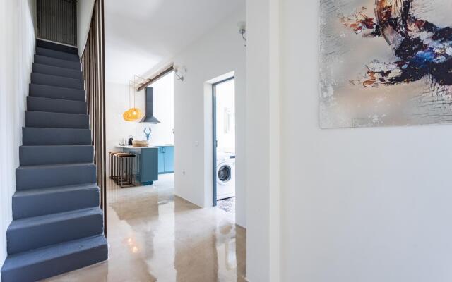 Home2Book Stunning Design House Arafo