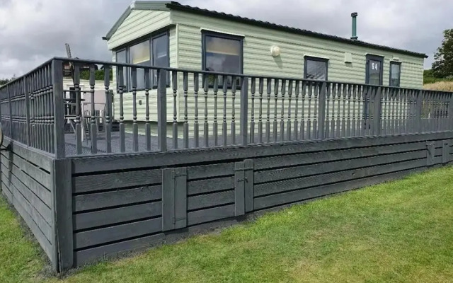 Lochside Retreat at Three Lochs Holiday Park