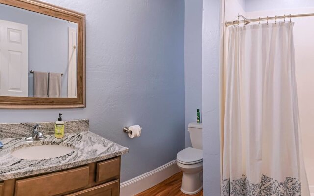 Pioneer House - South Suite