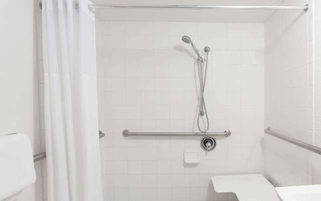 Travelodge by Wyndham Deltona