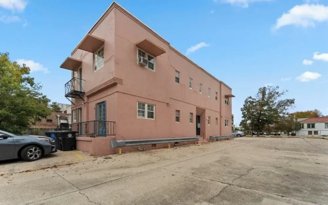 StayAE - Flamingo House